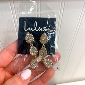 NWT Lulus drop earrings